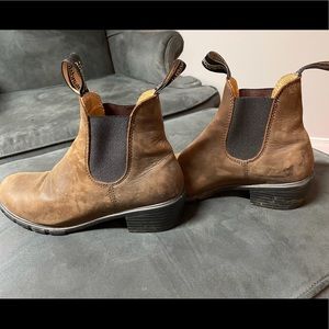 Ladies Blundstone Block Heel size 7.5